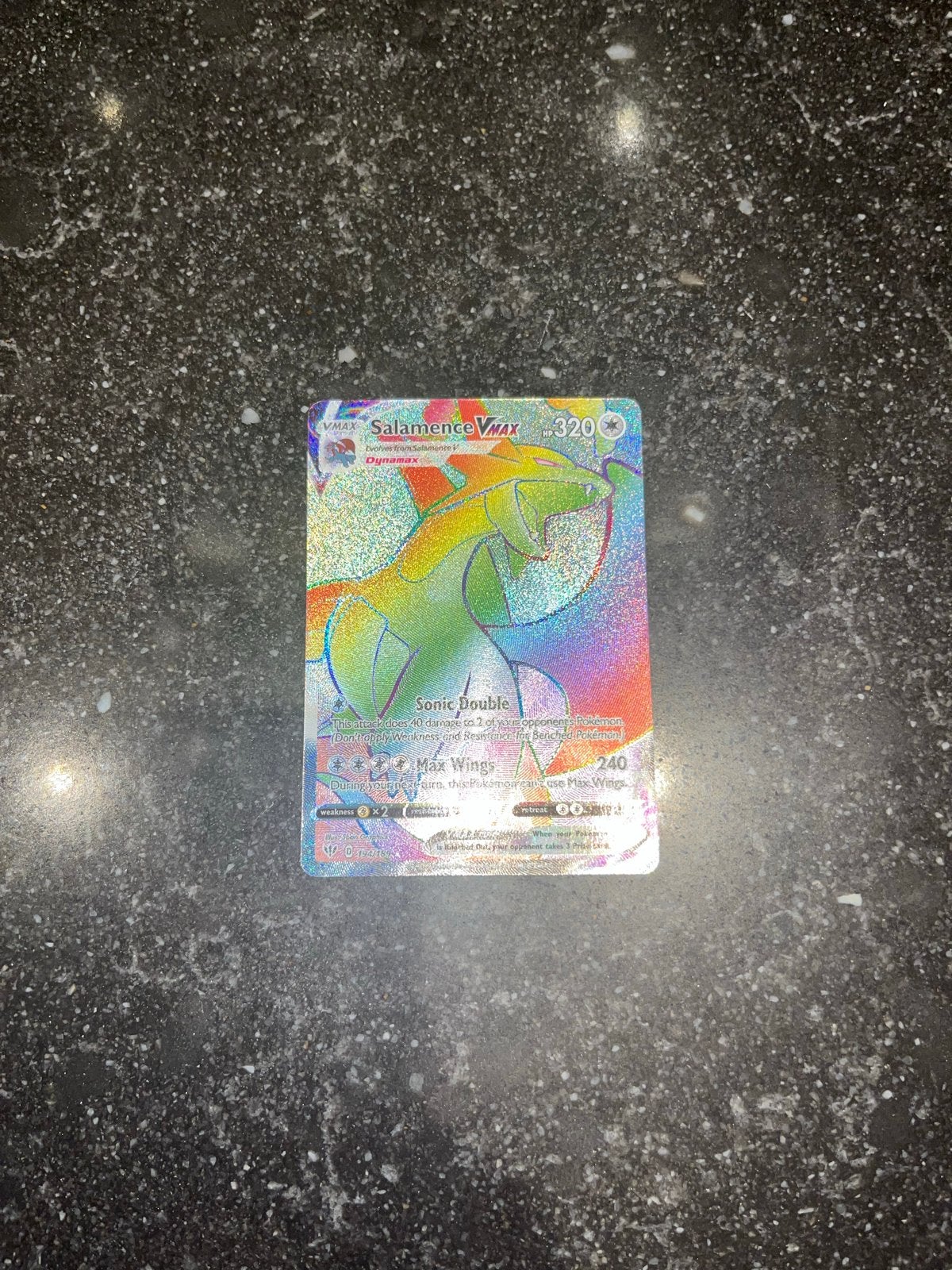 Salamence VMAX Rainbow Rare Pokémon Kaart, Ophalen of Verzenden, Zo goed als nieuw, Losse kaart, Foil