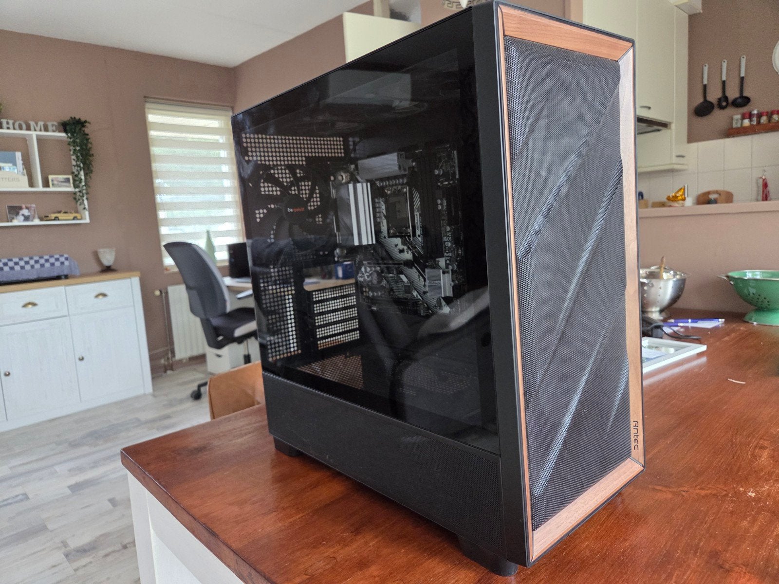 Antec Flux behuizing lees beschrijving, Computers en Software, Computerbehuizingen, Gebruikt, Ophalen