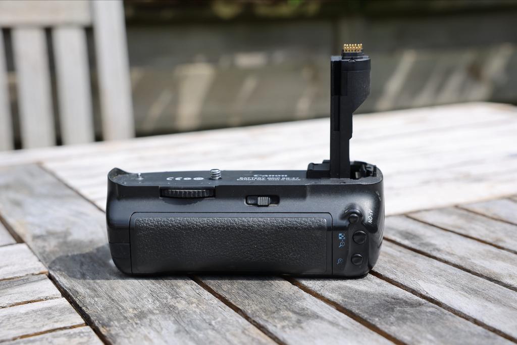 Canon Battery Grip BG-E7 voor Canon EOS 7D, Audio, Tv en Foto, Fotografie | Accu's en Batterijen, Ophalen of Verzenden, Gebruikt