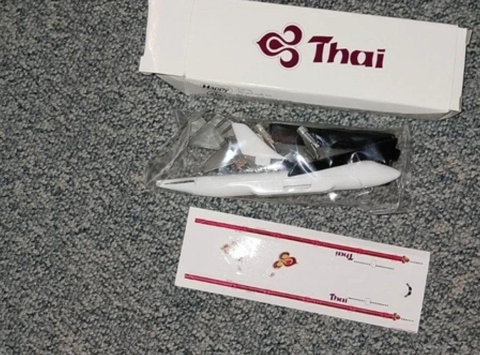 Thai Airways Boeing 747 1/530 model NIEUW, Ophalen of Verzenden, Nieuw, Schaalmodel