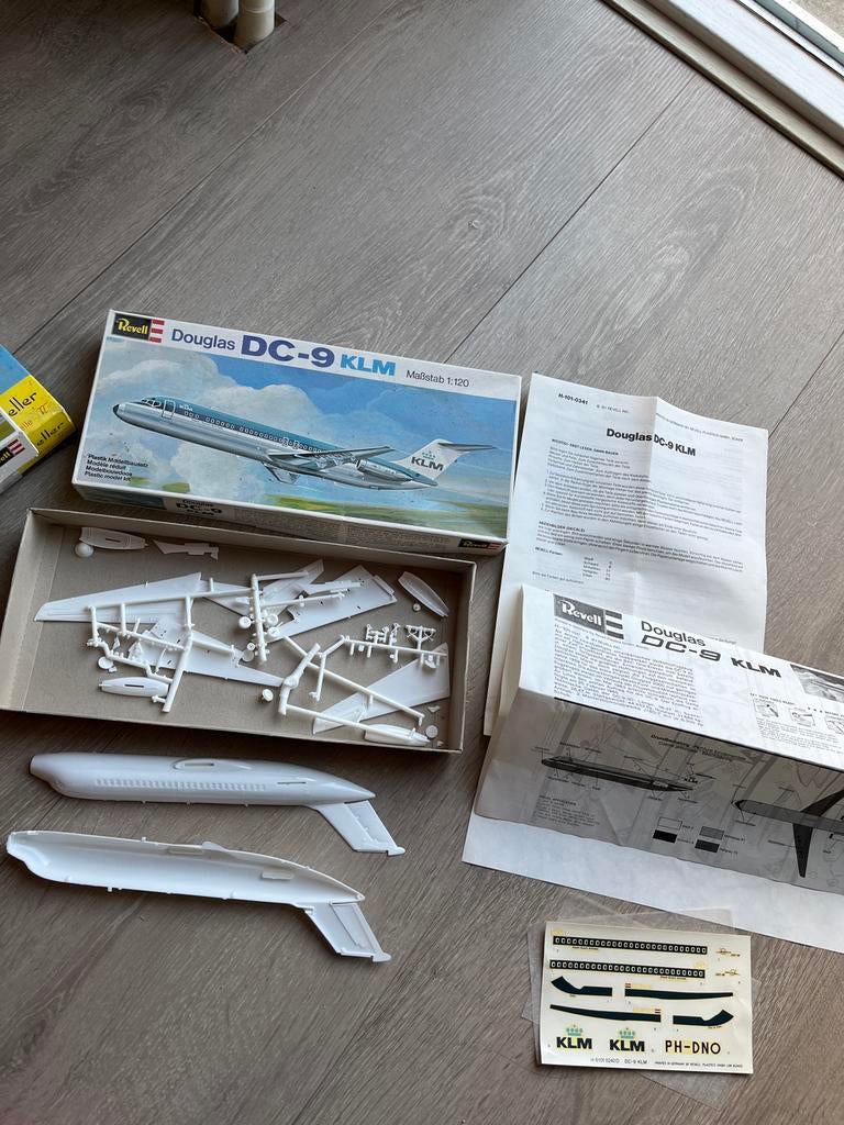 Revell Douglas DC-9 KLM modelbouw vliegtuig 1:120, 1:72 tot 1:144, Revell, Ophalen of Verzenden, Zo goed als nieuw