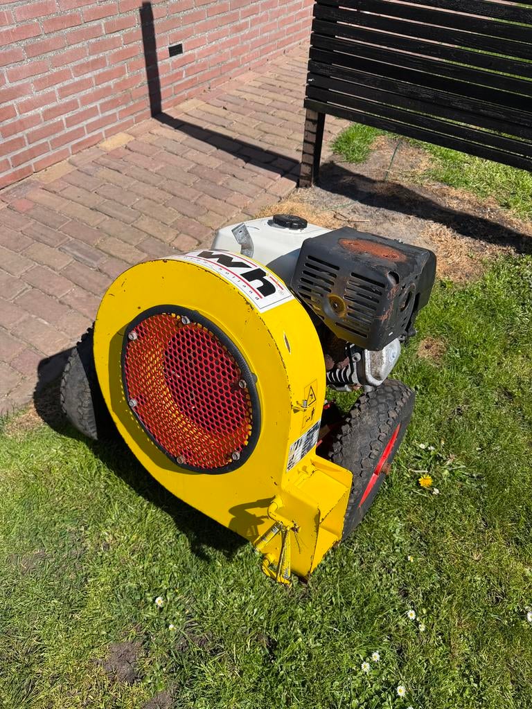 ‼️Professionele bladblazer / terreinblazer op wielen‼️, Ophalen, Zo goed als nieuw, Tuinslang