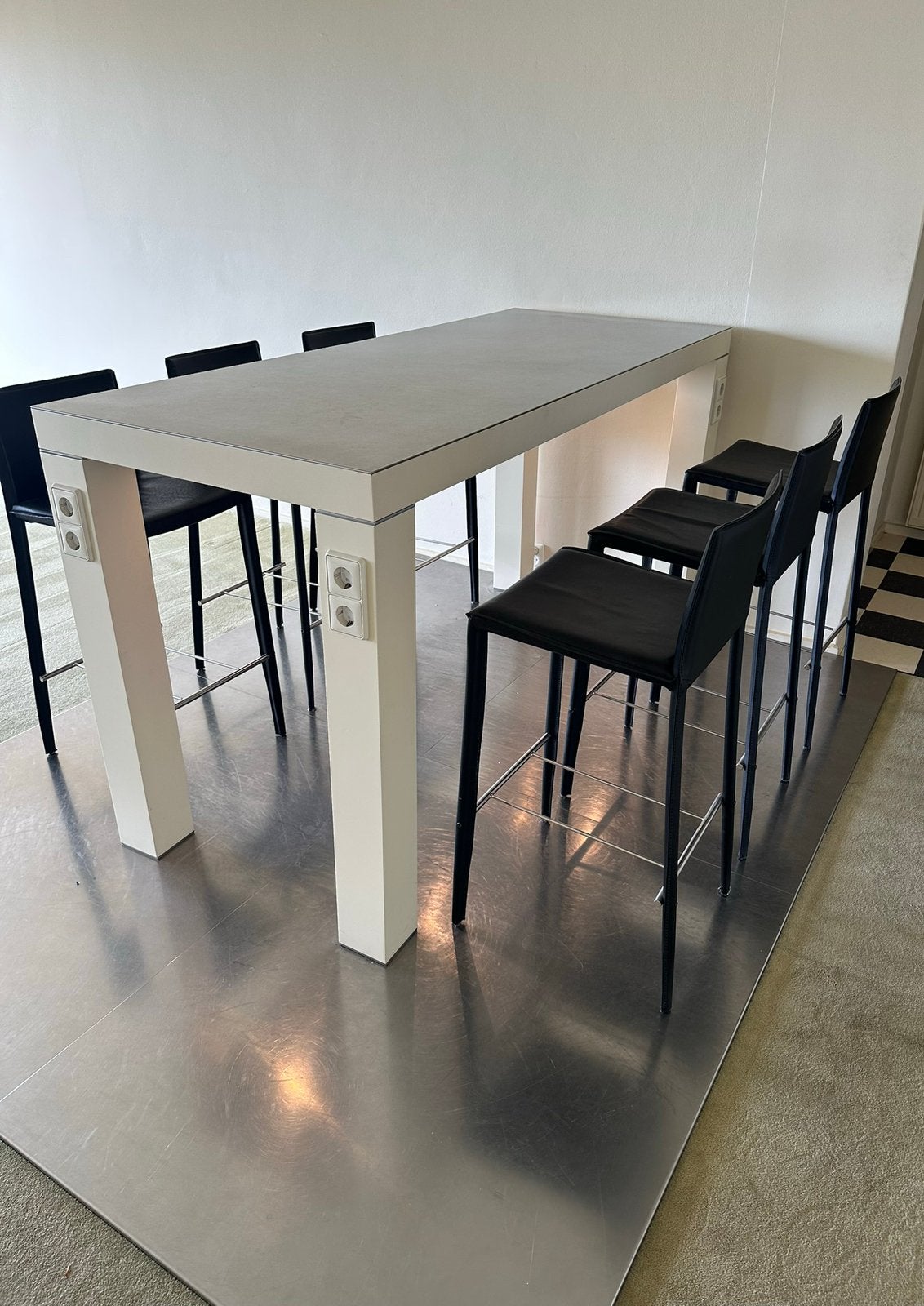 Bartafel met 6 leren krukken en rvs onderplateau, Ophalen, 90 cm of meer, Hout, Gebruikt