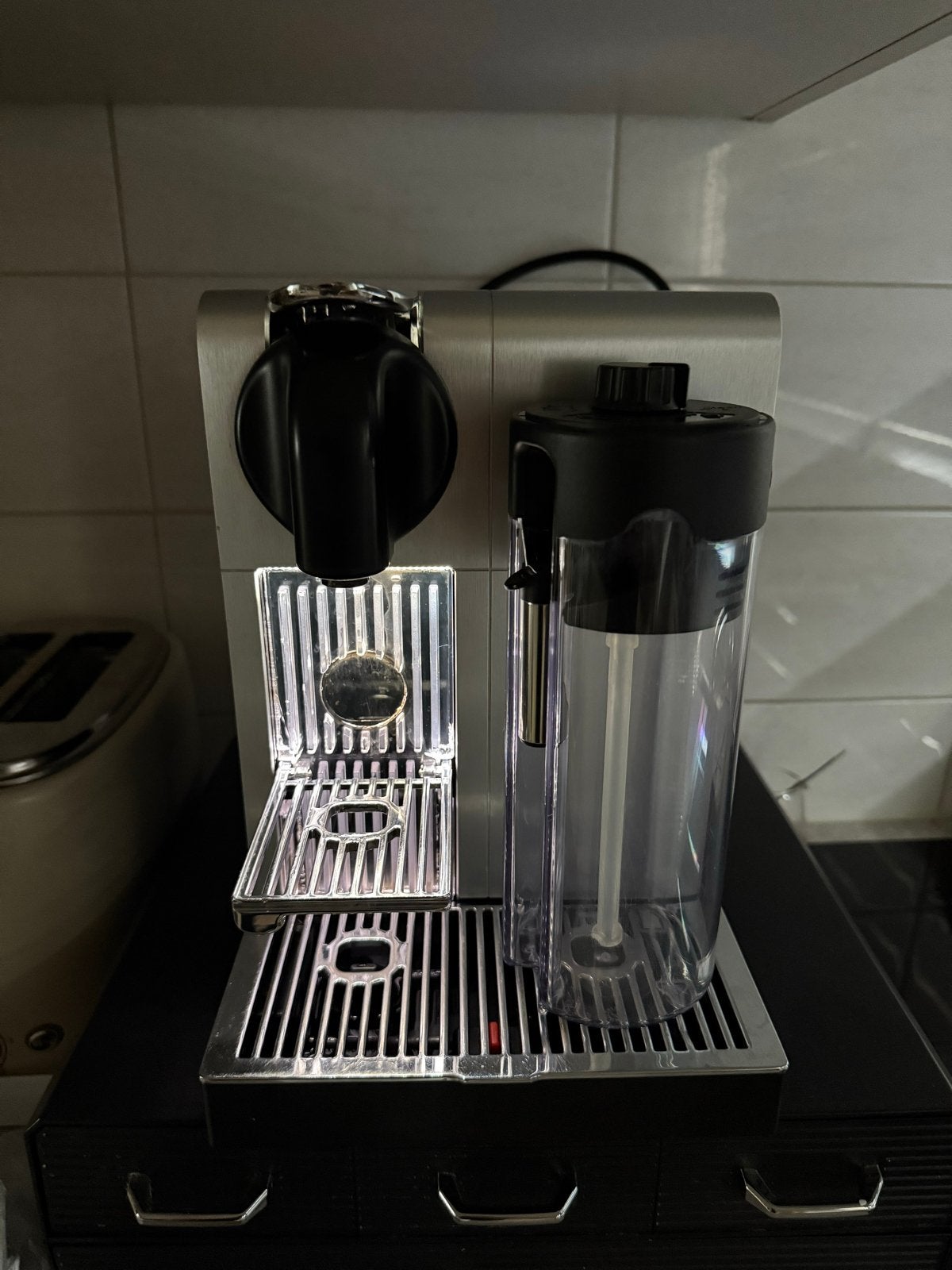 Nespresso DeLonghi Lattissima Touch Koffiezetapparaat, Witgoed en Apparatuur, Koffiezetapparaten, Espresso apparaat, Ophalen of Verzenden