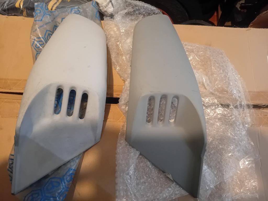 Nieuwe Piaggio Quartz Skr mono kapjes, Ophalen of Verzenden, Nieuw, Kap, Piaggio