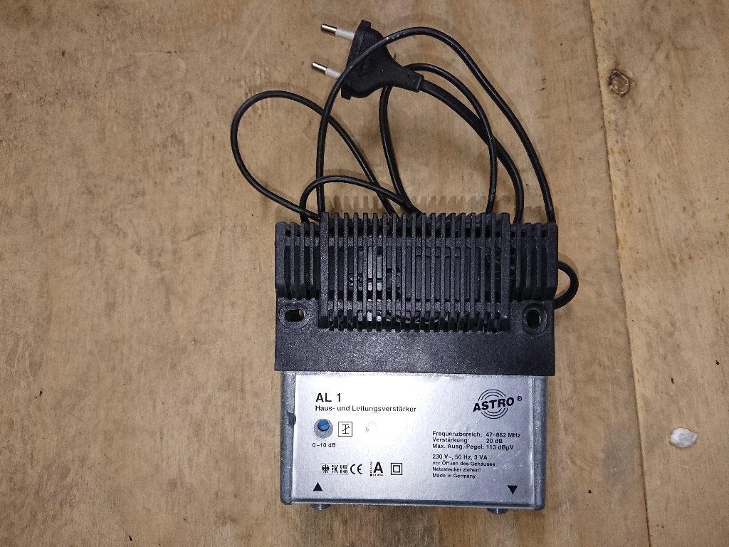 cai + versterker + splitter, Ophalen, Zo goed als nieuw, 120 watt of meer, Overige merken