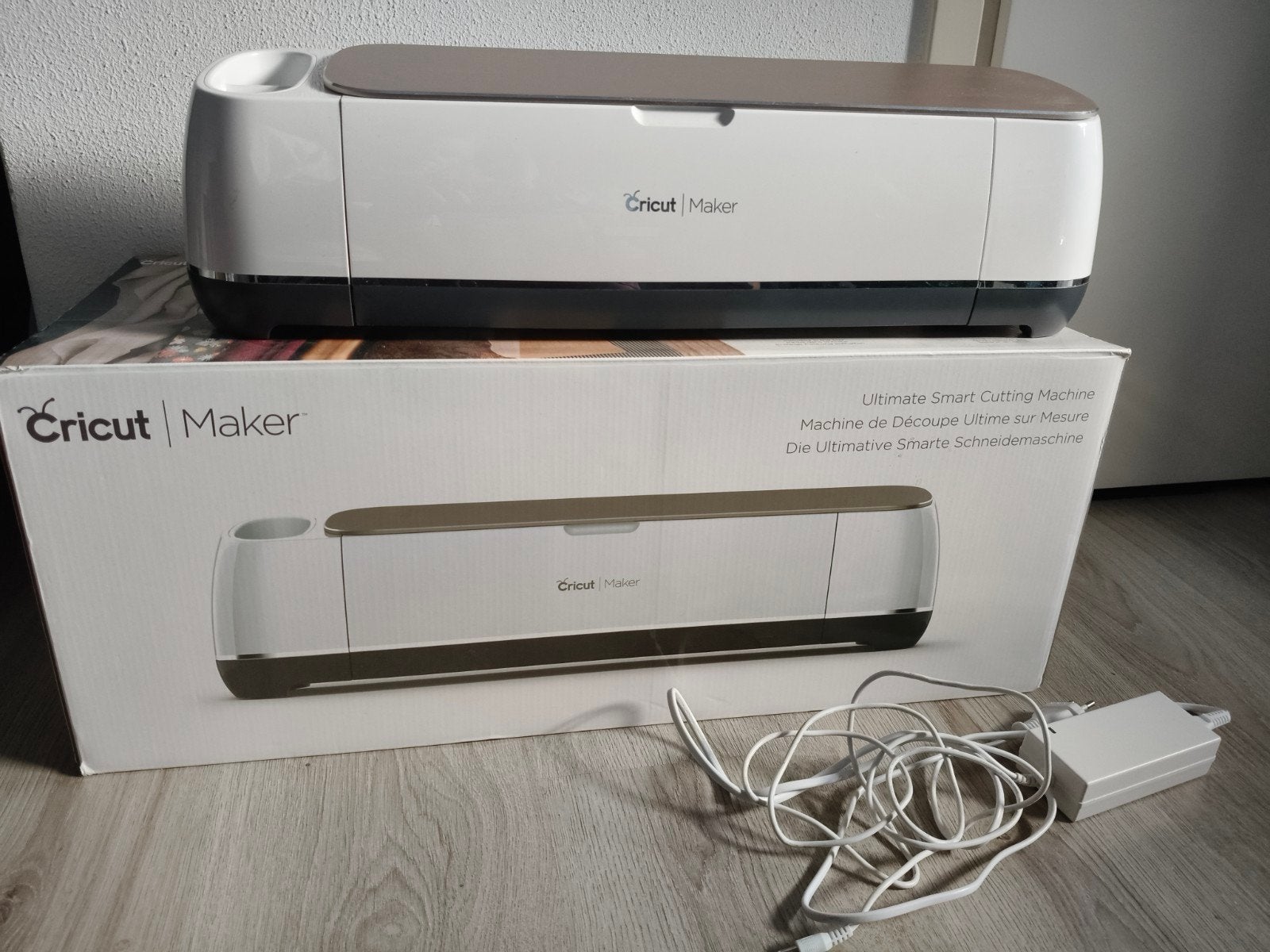 Cricut maker met toebehoren, Ophalen of Verzenden, Gebruikt, Knutselmateriaal, Cricut