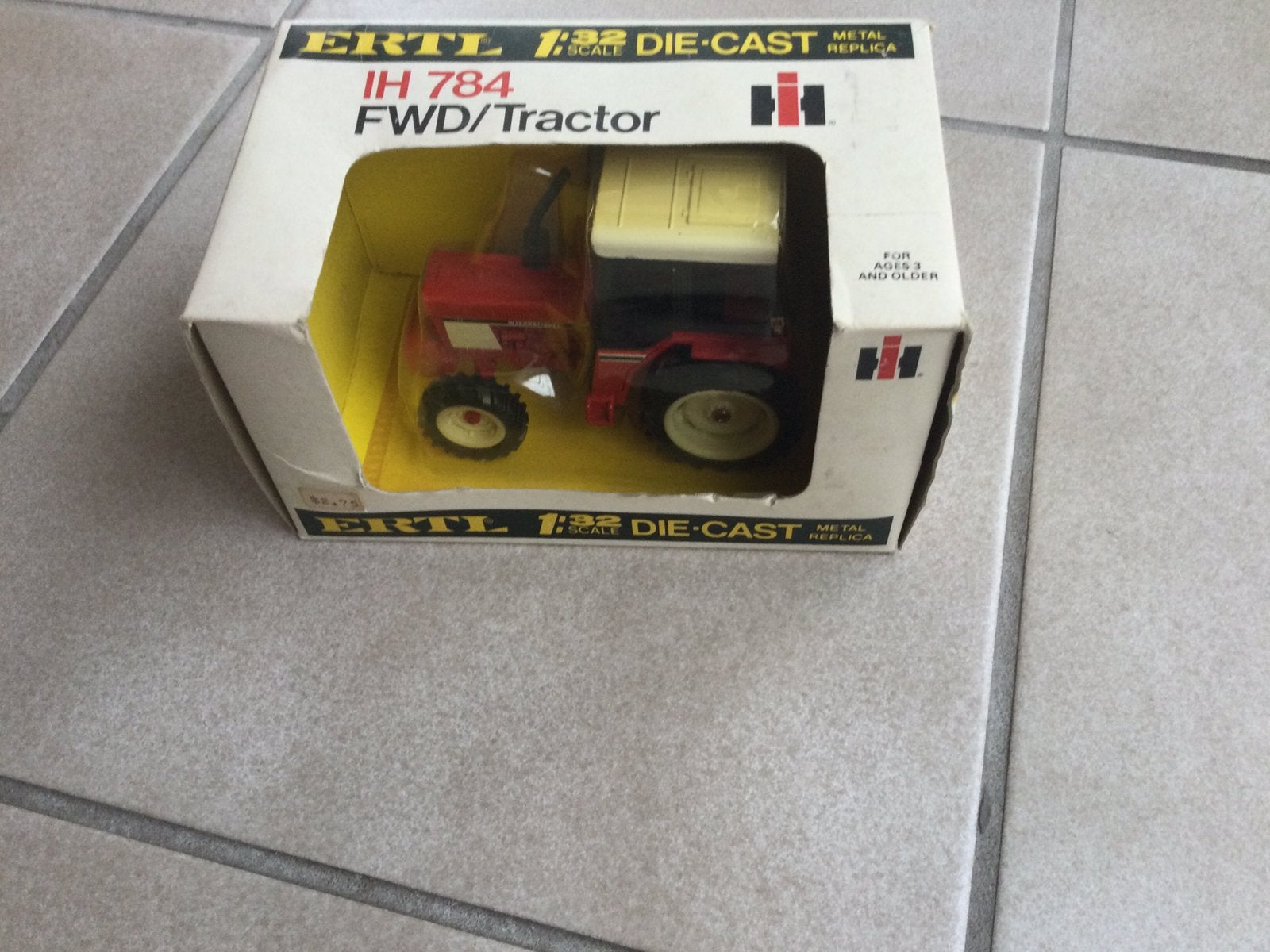Britains ertl International 784 Fwd / tractor., Ophalen of Verzenden, Zo goed als nieuw, Tractor of Landbouw, Britains