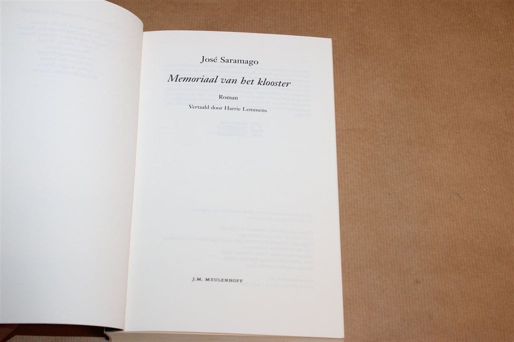 Memoriaal van het Klooster — Roman van Saramago, 2010, Ophalen of Verzenden, Gelezen