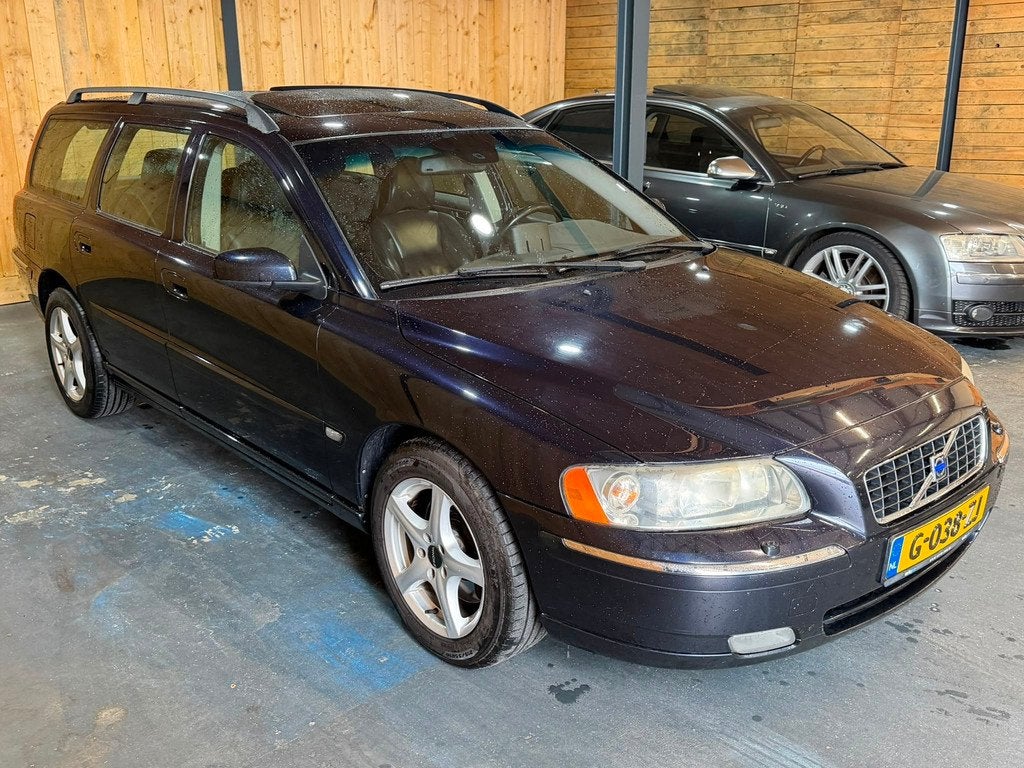 Volvo V70 2.4 T5 Momentum 260PK Spaceball Schuifdak NWE D-RI, Auto's, Voorwielaandrijving, Automatische klimaatregeling, Blauw