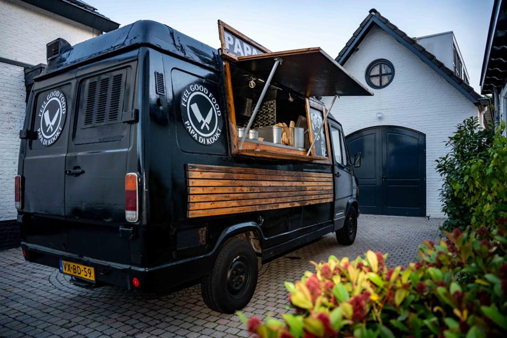 Mercedes 307 D Food truck old timer, Ophalen