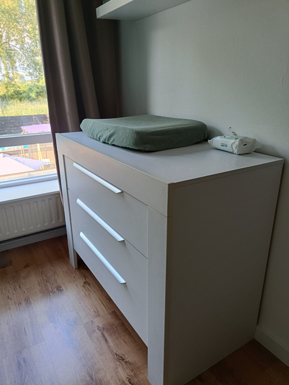 Witte kommode, Kinderen en Baby's, Kinderkamer | Complete kinderkamers, Ophalen, Gebruikt, Jongetje of Meisje