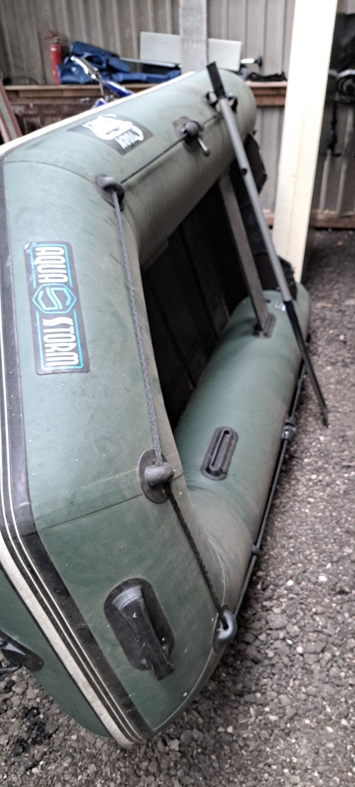 rubberboot met 2.5 pk tohatsu, Ophalen, Benzine