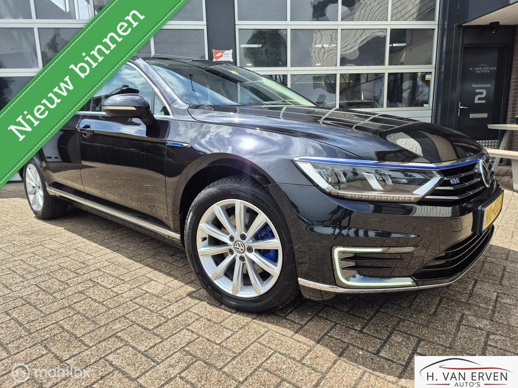 Volkswagen Passat Variant 1.4 TSI GTE Connected Series, Euro 6, 4 cilinders, Zwart, Automatische klimaatregeling