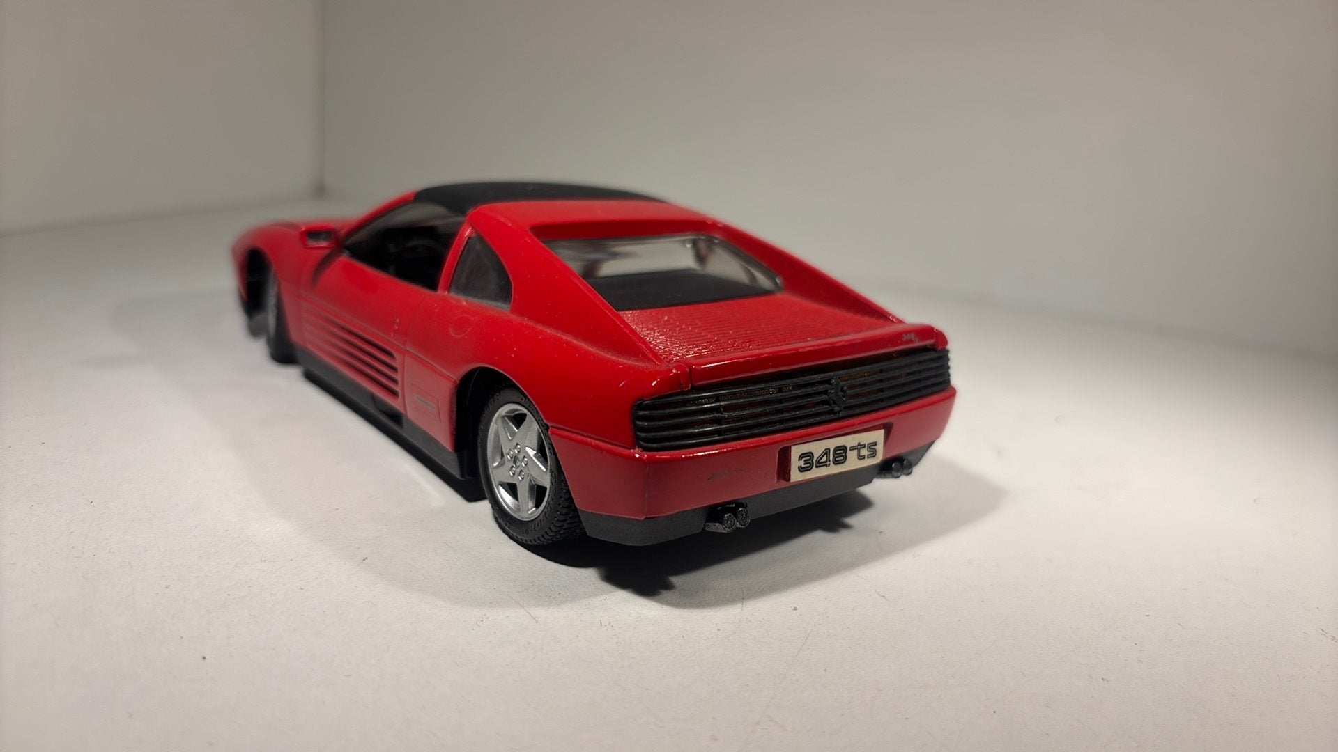 Ferrari 348 ts red maisto 1.24, Hobby en Vrije tijd, Modelauto's | 1:24, Maisto, Ophalen of Verzenden, A, A