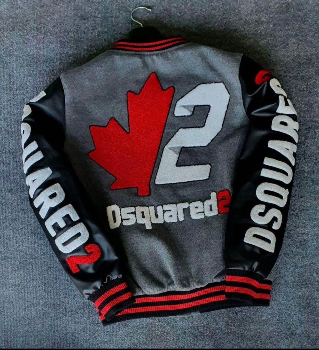 nieuw Dsquared2 Varsity Jacket -Zwart Grijs met Rode Details, Ophalen of Verzenden, Zo goed als nieuw, Overige maten, Zwart