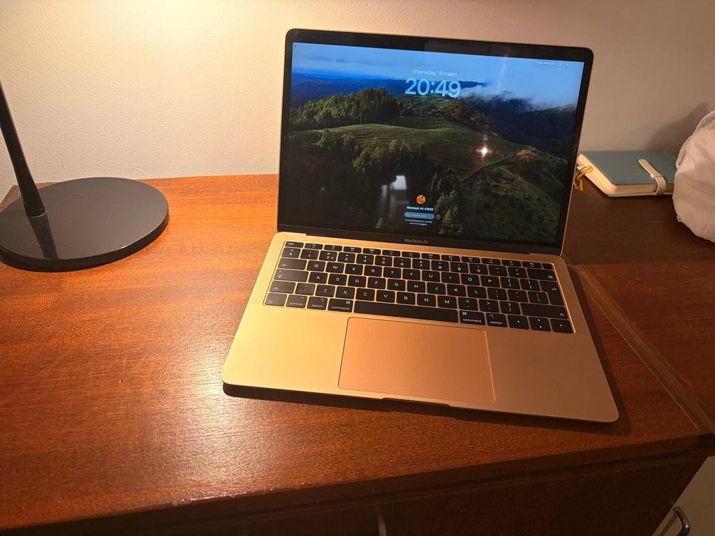Macbook Air rose gold 1,6Ghz i5 A1932, Ophalen, Gebruikt, Qwerty, 8 GB