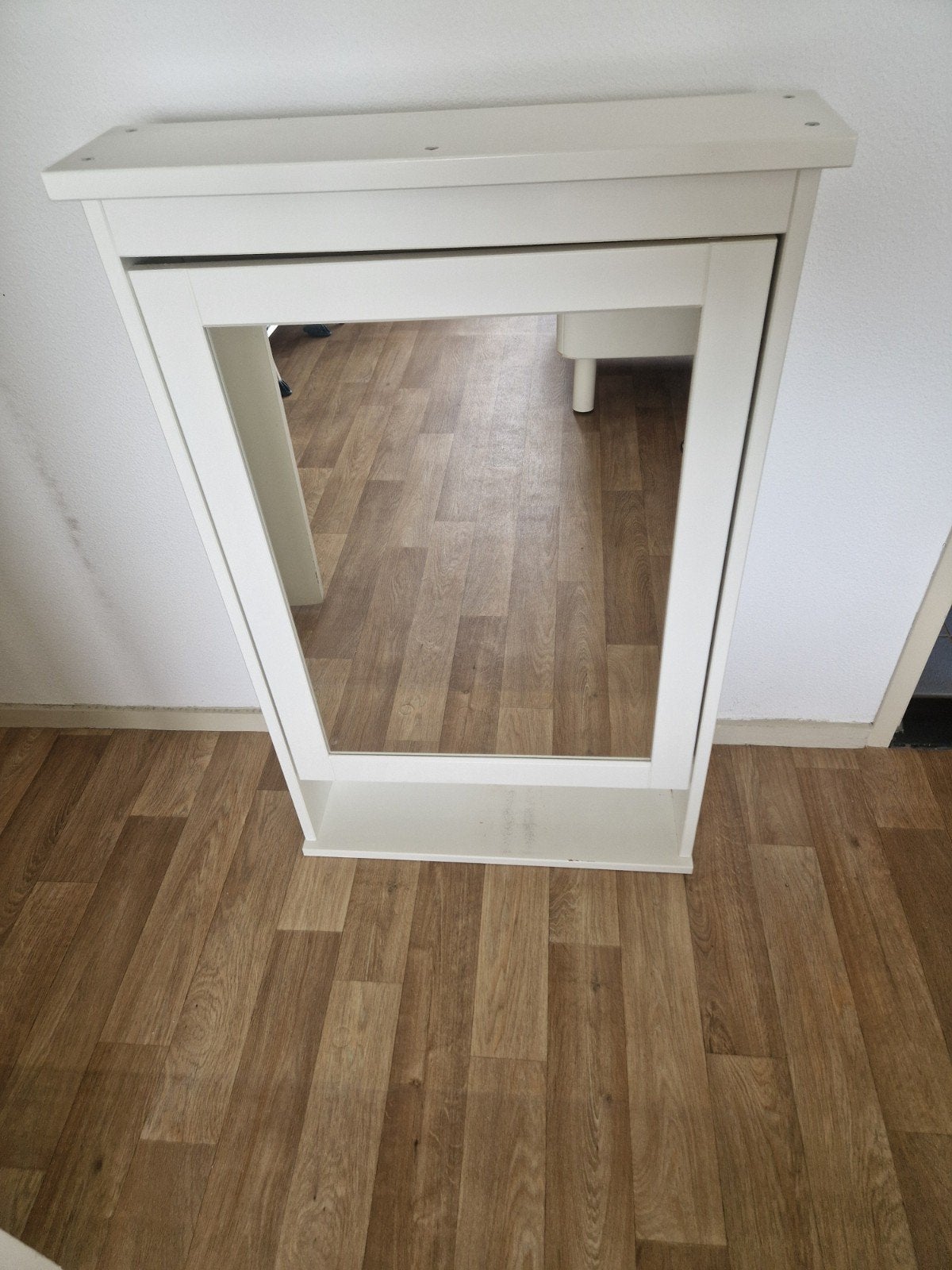 witte IKEA HEMNES badkamer spiegelkast met een 1-deur, Huis en Inrichting, Woonaccessoires | Spiegels, Ophalen, Gebruikt, Rechthoekig