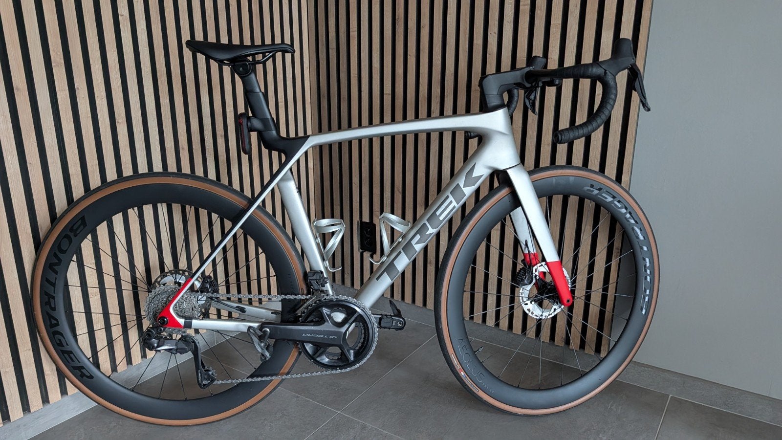 Trek Madone SL7 Gen 8 zgan, Carbon, 49 tot 53 cm, Zo goed als nieuw, Meer dan 20 versnellingen
