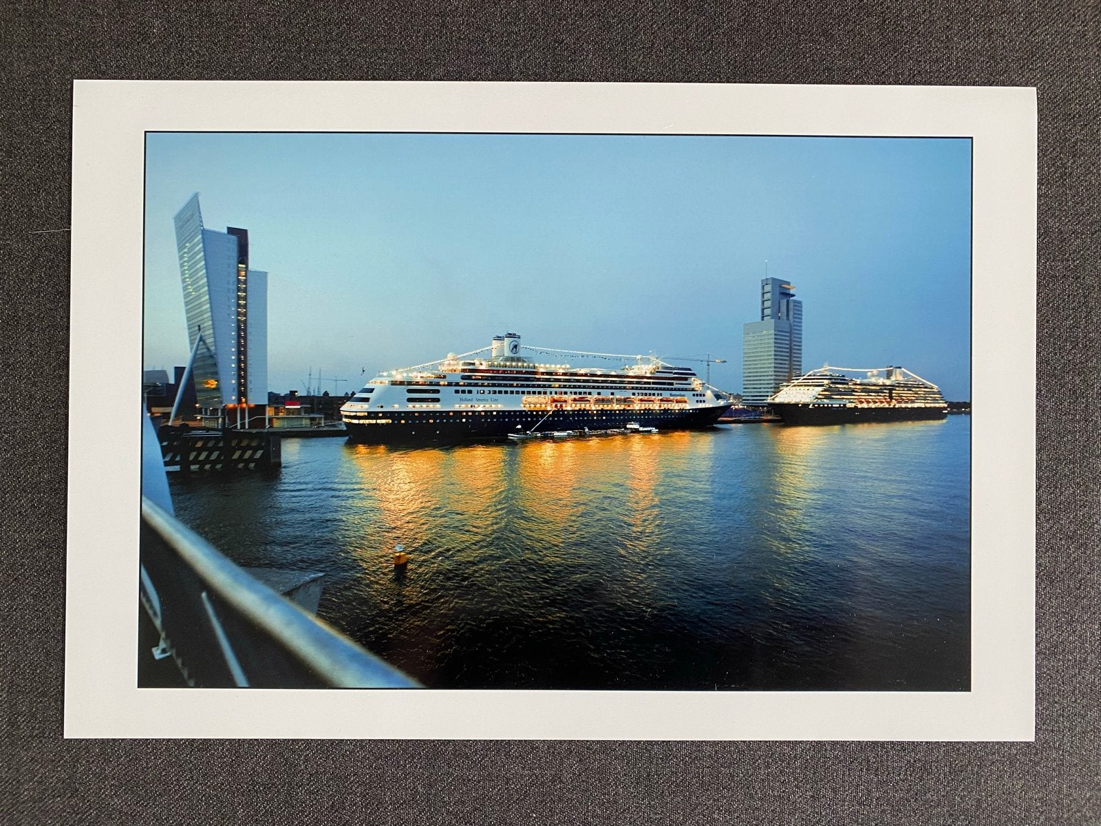 Foto cruiseterminal Rotterdam, Antiek en Kunst, Kunst | Tekeningen en Foto's, Foto, Fotografie, Ophalen of Verzenden