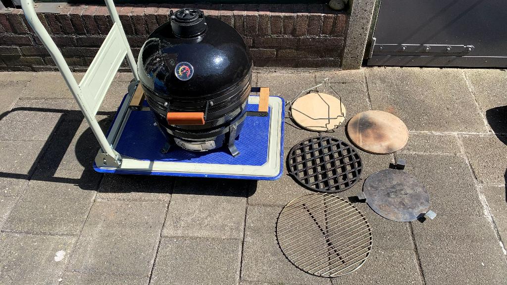 KAMADO BBQ compact 15 inch, Ophalen, Zo goed als nieuw, Met accessoires