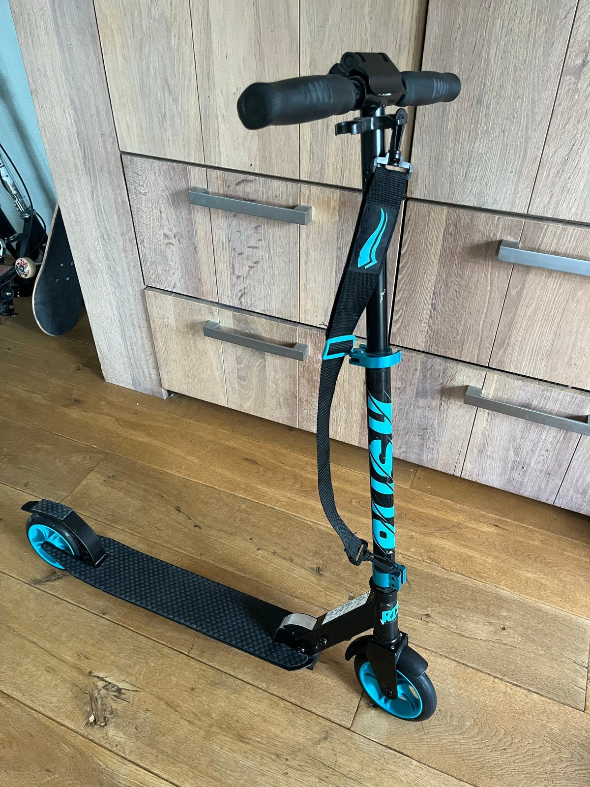 Step Lidl met standaard, inklapbaar en met draagkoord, Fietsen en Brommers, Steps, Ophalen, Zo goed als nieuw, Gewone step