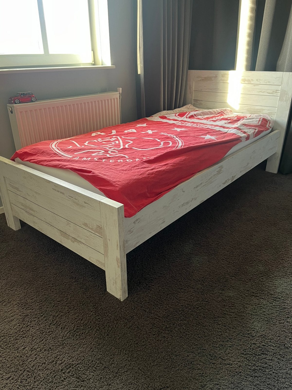 2 stevige bedden, gefineerd/houtblook, Ophalen, Zo goed als nieuw, Eenpersoons