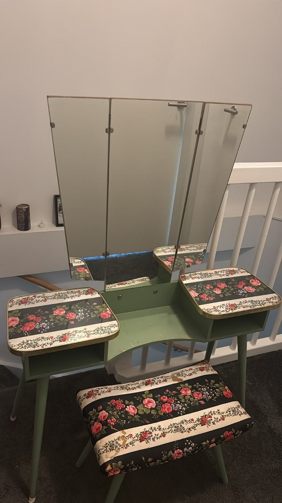 Vintage Kaptafel met Krukje - Groen met Bloemenprint, Ophalen, Gebruikt, 100 tot 150 cm, Hout