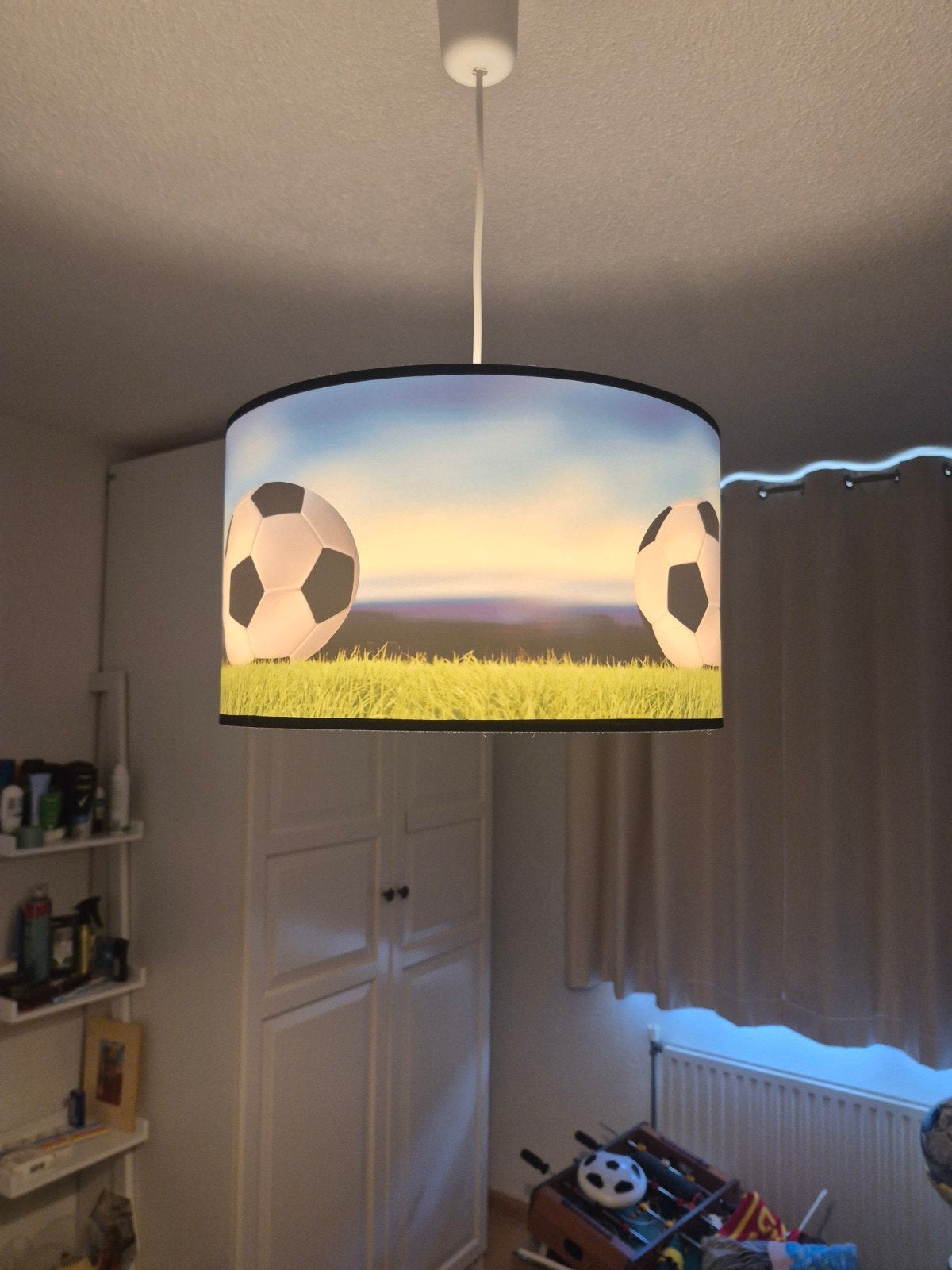 Voetbal kamer decoratie: lamp, vloerkleed en kussens, Ophalen, Kleed of Kussen, Zo goed als nieuw, Inclusief kussen