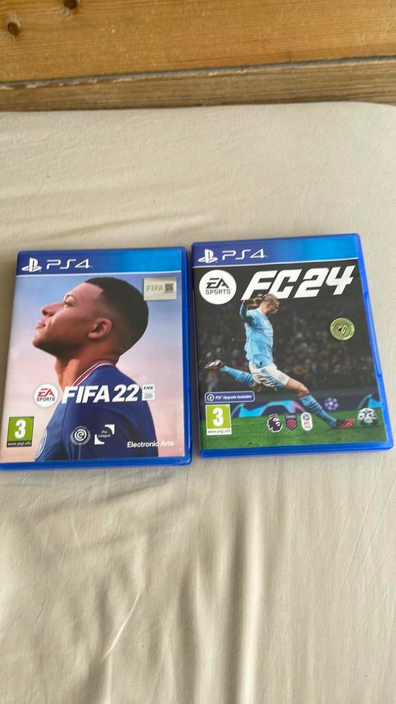 FIFA 22 en FC 24 bundel te koop !, Ophalen, Zo goed als nieuw, Sport, 3 spelers of meer