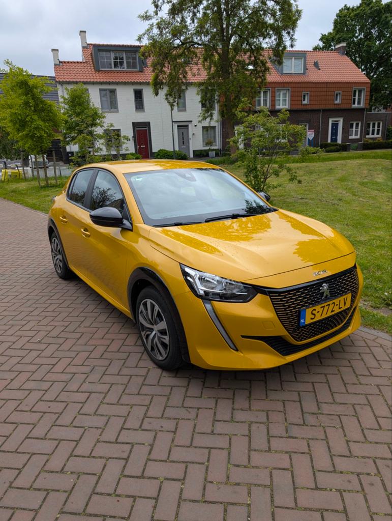 Peugeot e208 50kWh 2023 (overname lease contract €391,24pm), Auto's, Stof, Zwart, Elektrisch, Particulier