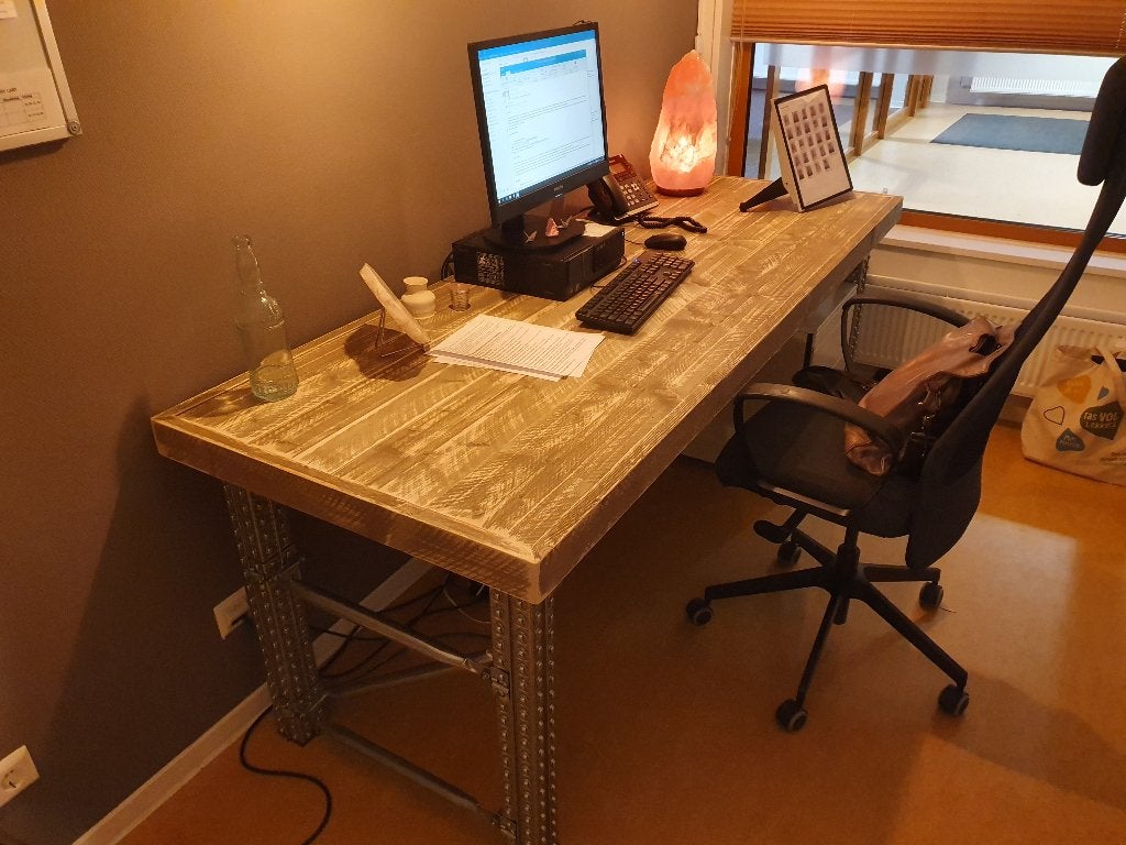 Unieke industriele tafel, bureau van steigerhout en staal, Huis en Inrichting, Ophalen, Nieuw, Hout
