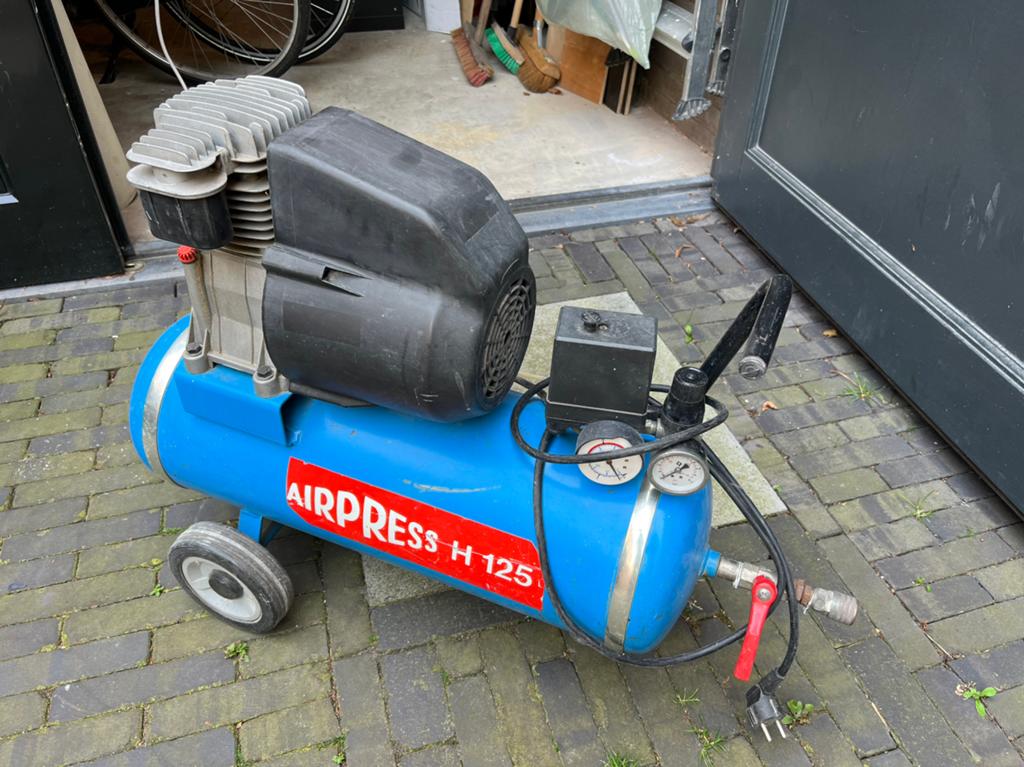 Airpress H125 compressor, Doe-het-zelf en Verbouw, Compressors, 100 liter of meer, Ophalen of Verzenden, Zo goed als nieuw, Minder dan 200 liter/min
