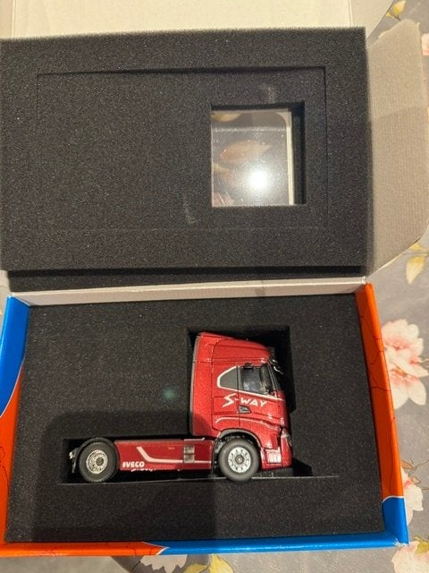 Tekno Iveco S-way rood, Ophalen of Verzenden, Nieuw, Bus of Vrachtwagen, Tekno