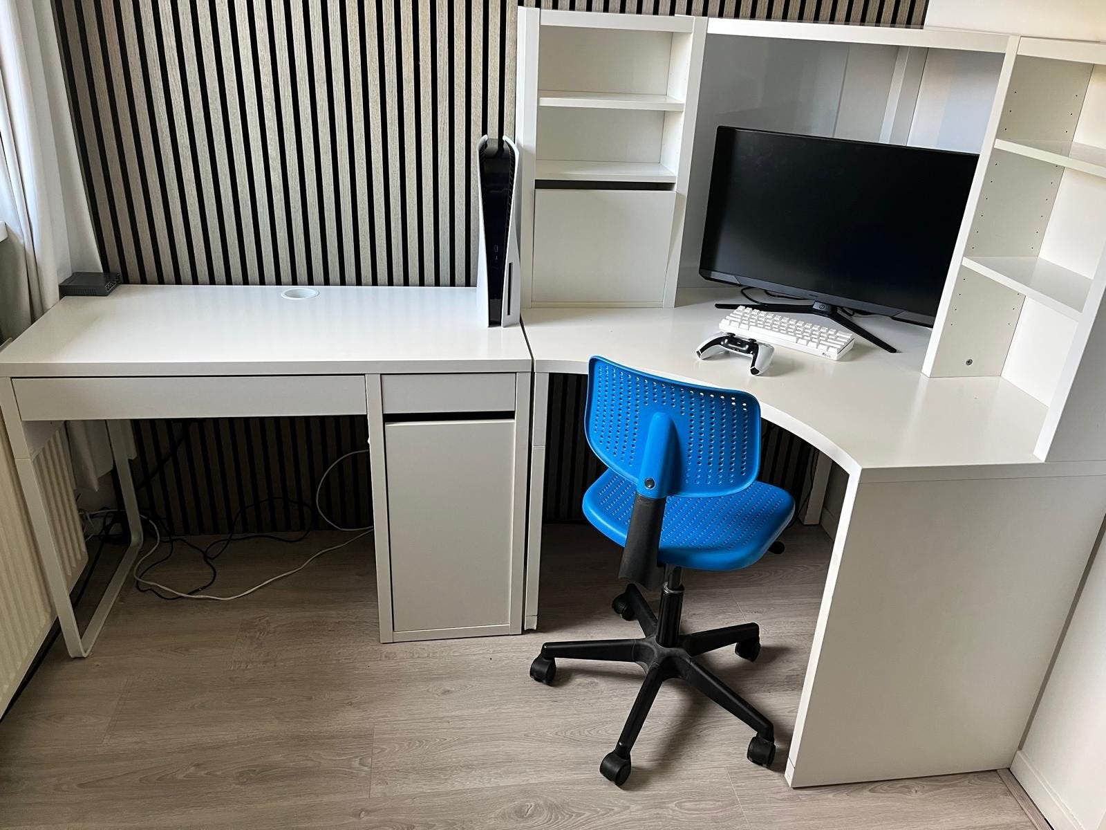 Ruim hoekbureau met bijpassend bureau, Huis en Inrichting, Ophalen, Gebruikt, Wit