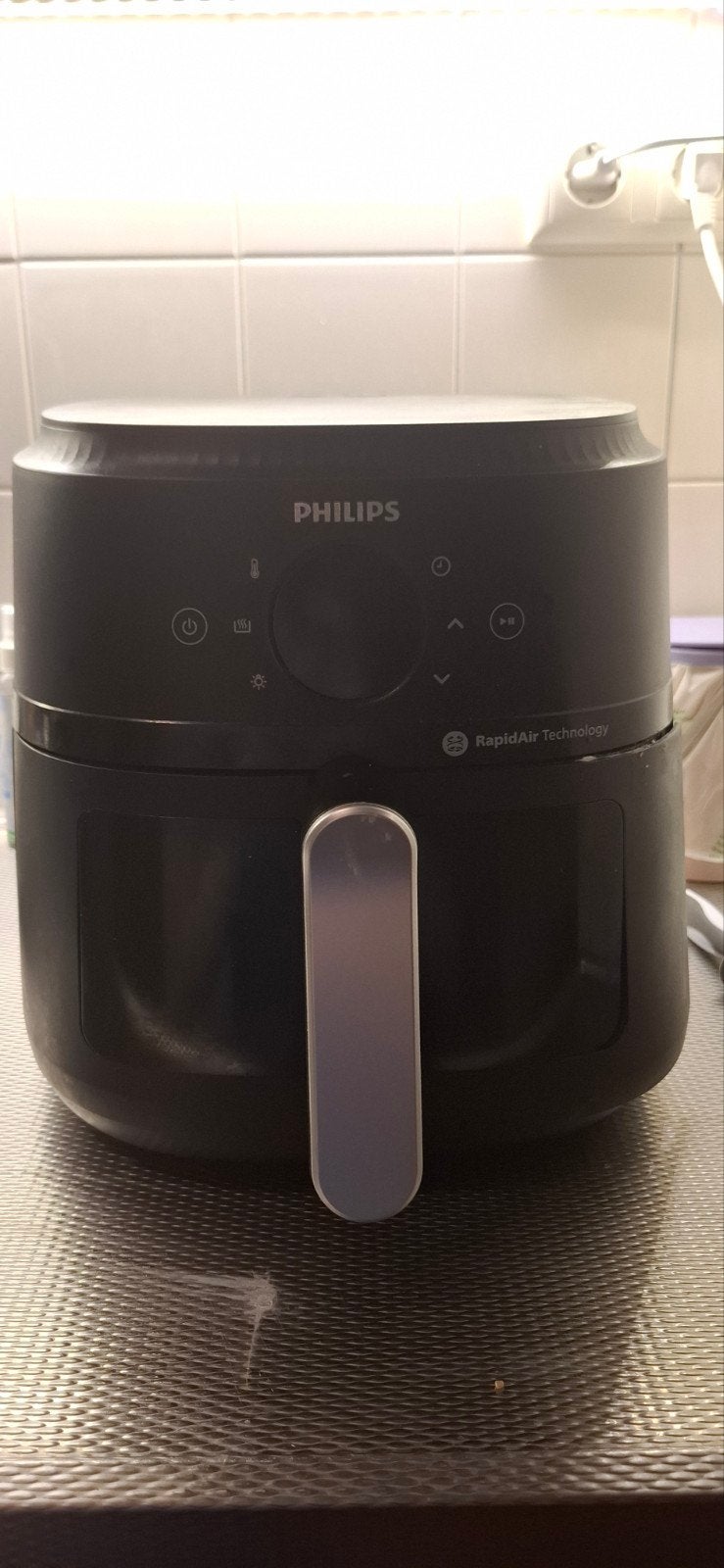 Philips Airfryer - lichte schade Available Until 11/07, Ophalen, Gebruikt, Airfryer, 1000 t/m 1499 gram
