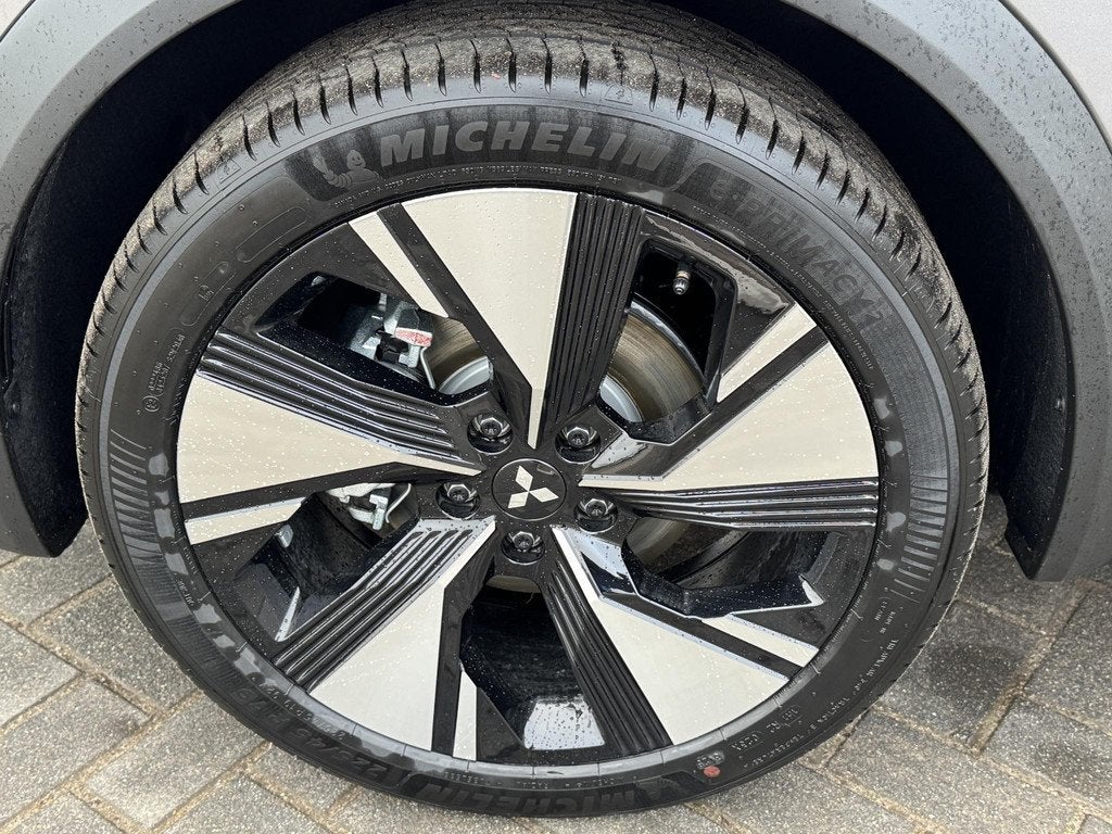 Mitsubishi Grandis 1.8 HEV Instyle / 8 jaar fabrieksgarantie, 730 kg, 1789 cc, Euro 6, 23 km/l