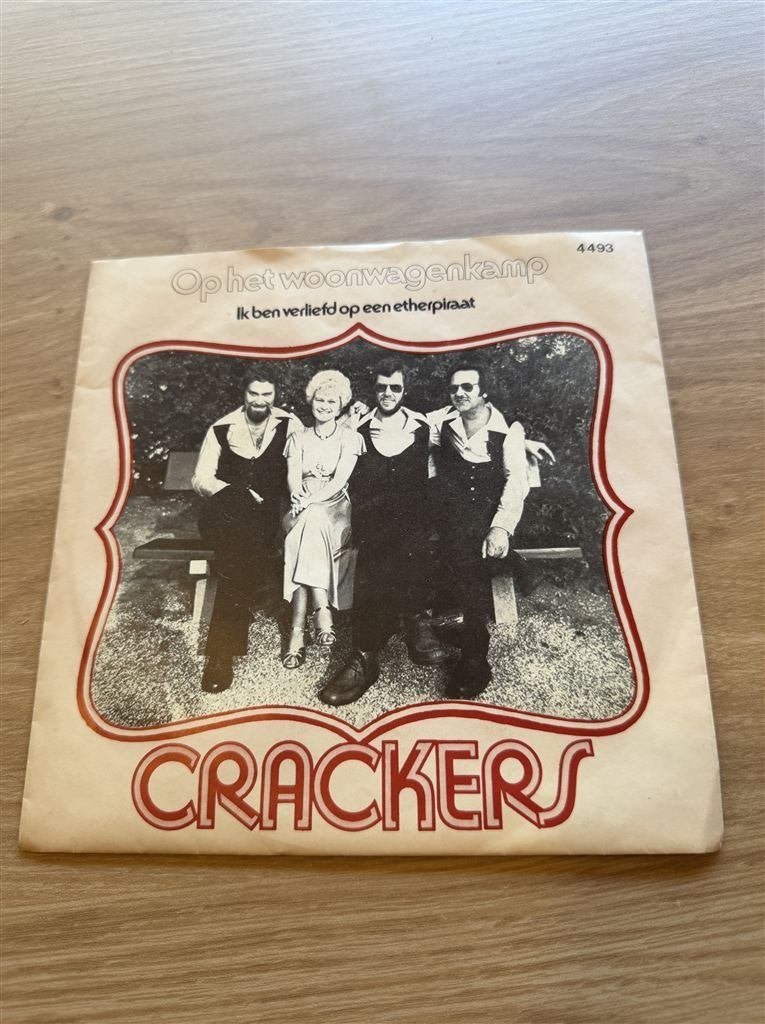 Crackers - op het woonwagenkamp, Ophalen of Verzenden, Zo goed als nieuw, Nederlandstalig