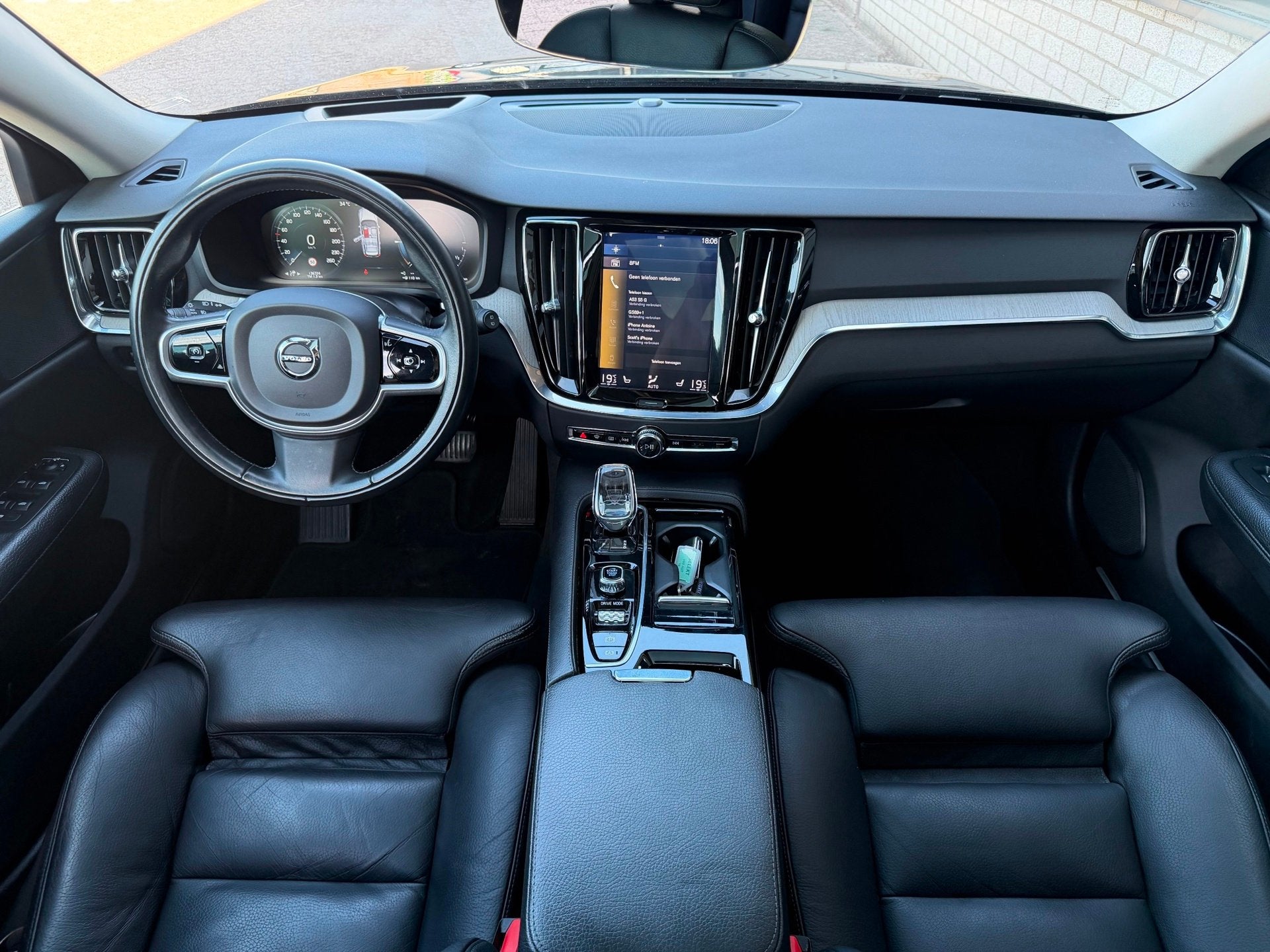Volvo V60 2.0 T8 Recharge AWD Inscription Plug in hybrid 392, Automaat, Gebruikt, 4 cilinders, Vierwielaandrijving
