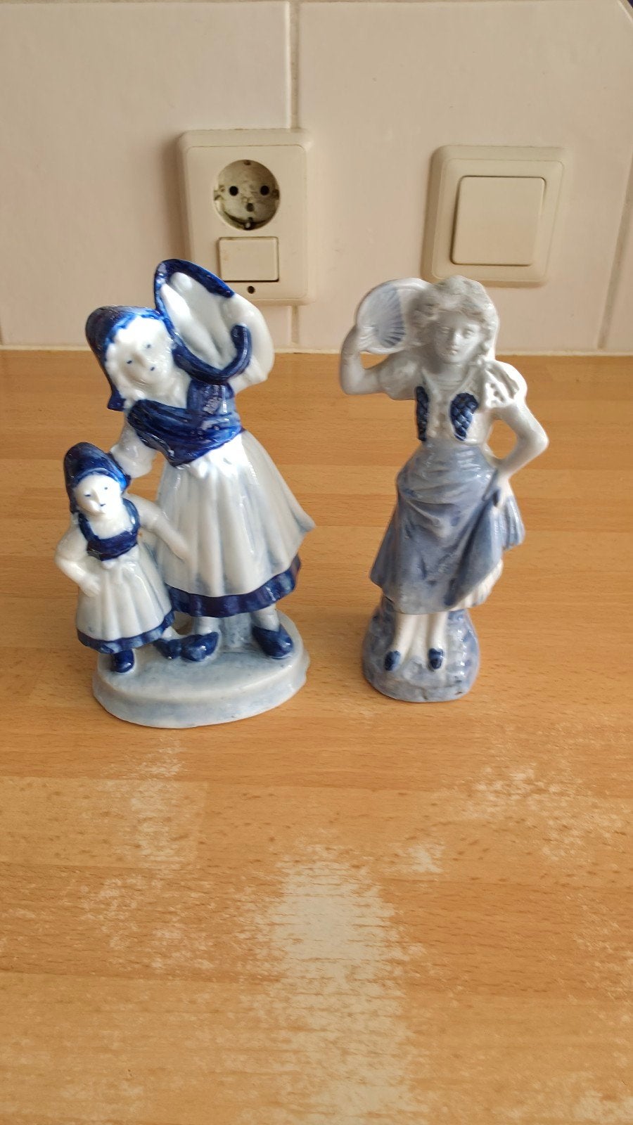 Delfts Blauw Beeldjes: Moeder met Kind & Dame met Hoed, Ophalen
