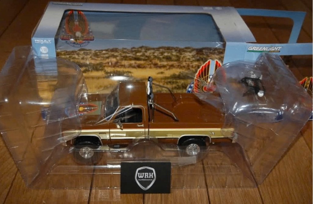 1:18 GMC K2500 SIERRA GRANDE FALL GUY GREENLIGHT in doos WRH, Hobby en Vrije tijd, Verzenden, Zo goed als nieuw, Auto, Overige merken