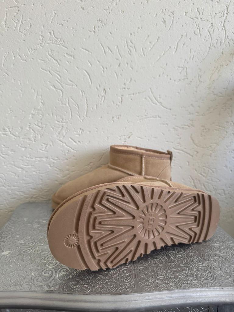 Uggs dames schoenen - Maat 39, Ophalen of Verzenden, Gedragen, Bruin, Pantoffels of Sloffen
