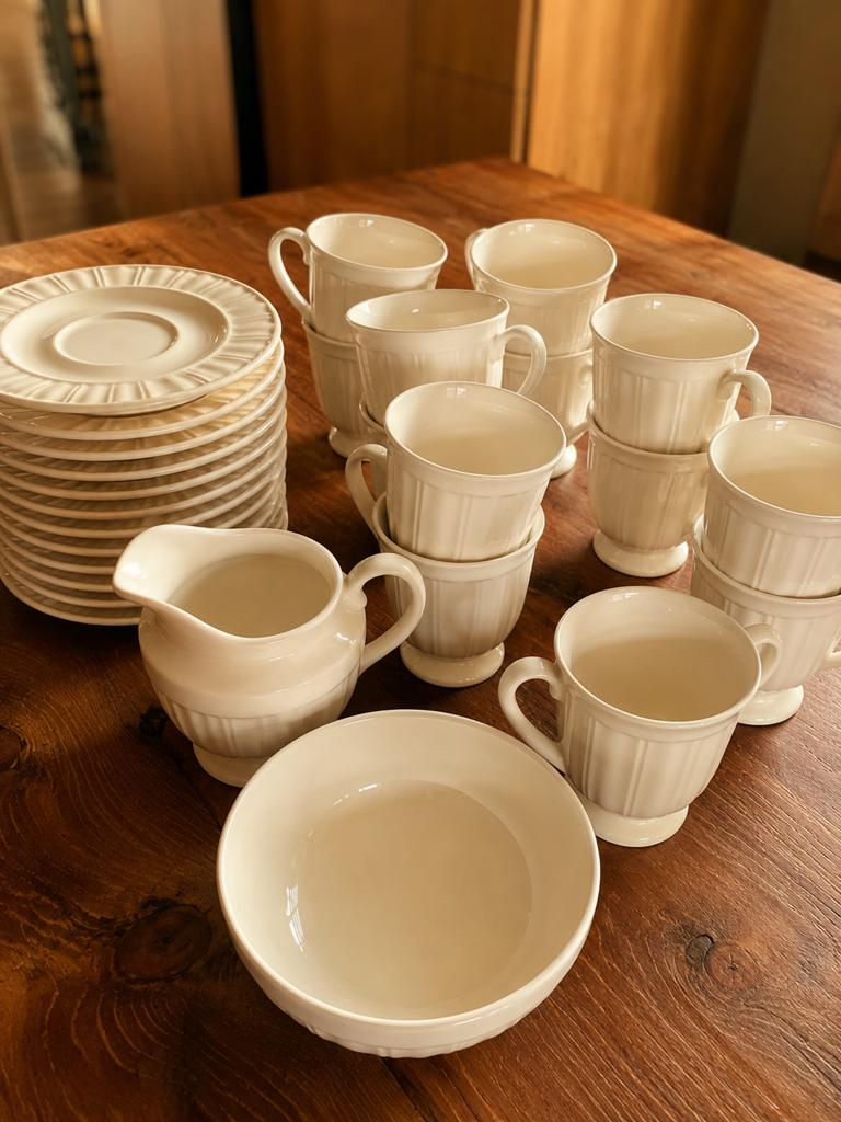 Queen’s Garden servies 13 kopjes + 14 schotels compleet, Ophalen of Verzenden
