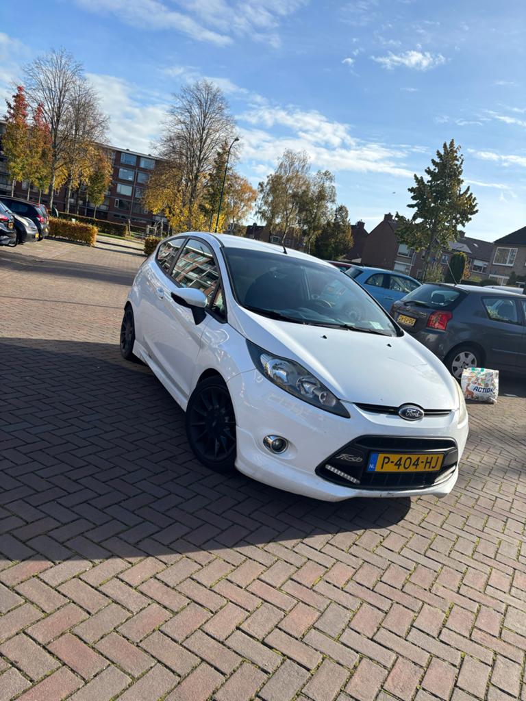 Ford fiesta st line, 600 kg, Wit, Particulier, Geïmporteerd