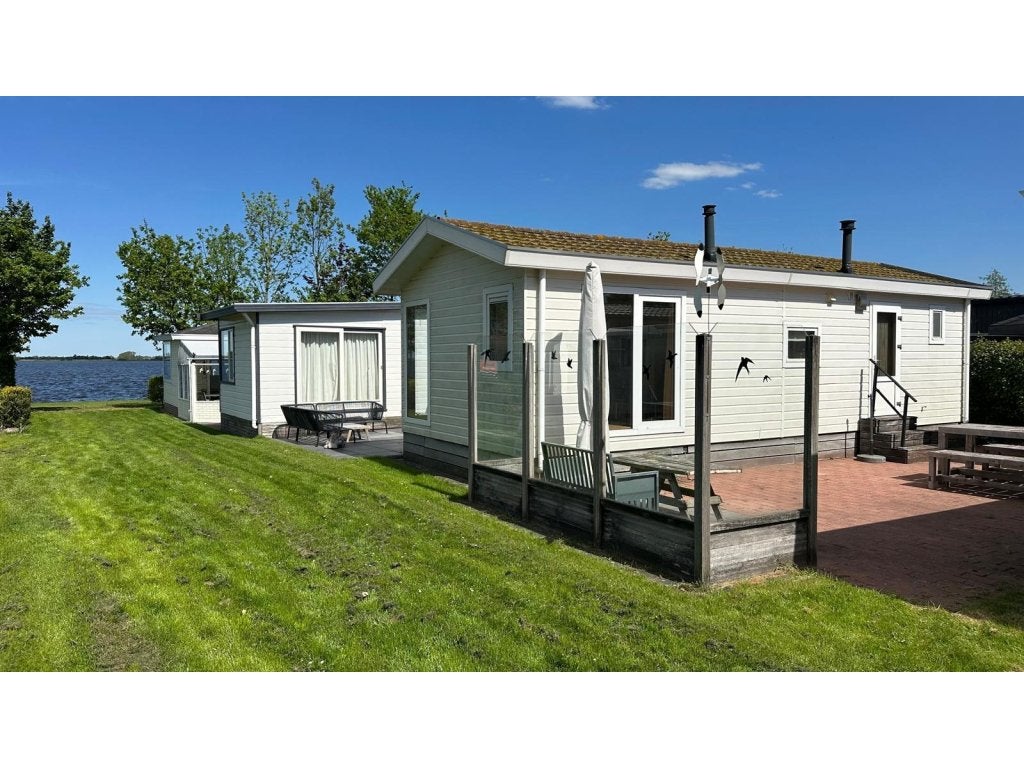 Chalet met eigen grond te koop in Langweer, Friesland! R#52R, Tot en met 4