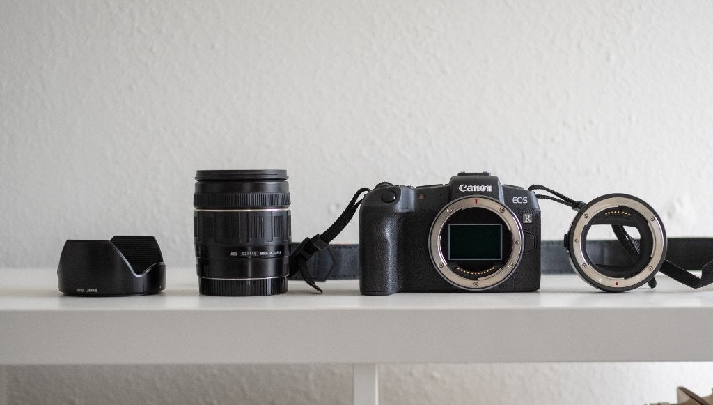 Canon RP, EF-RF adapter, Tamron 28-200XR lens, Leica adapter, Spiegelreflex, Canon, Ophalen of Verzenden, Zo goed als nieuw