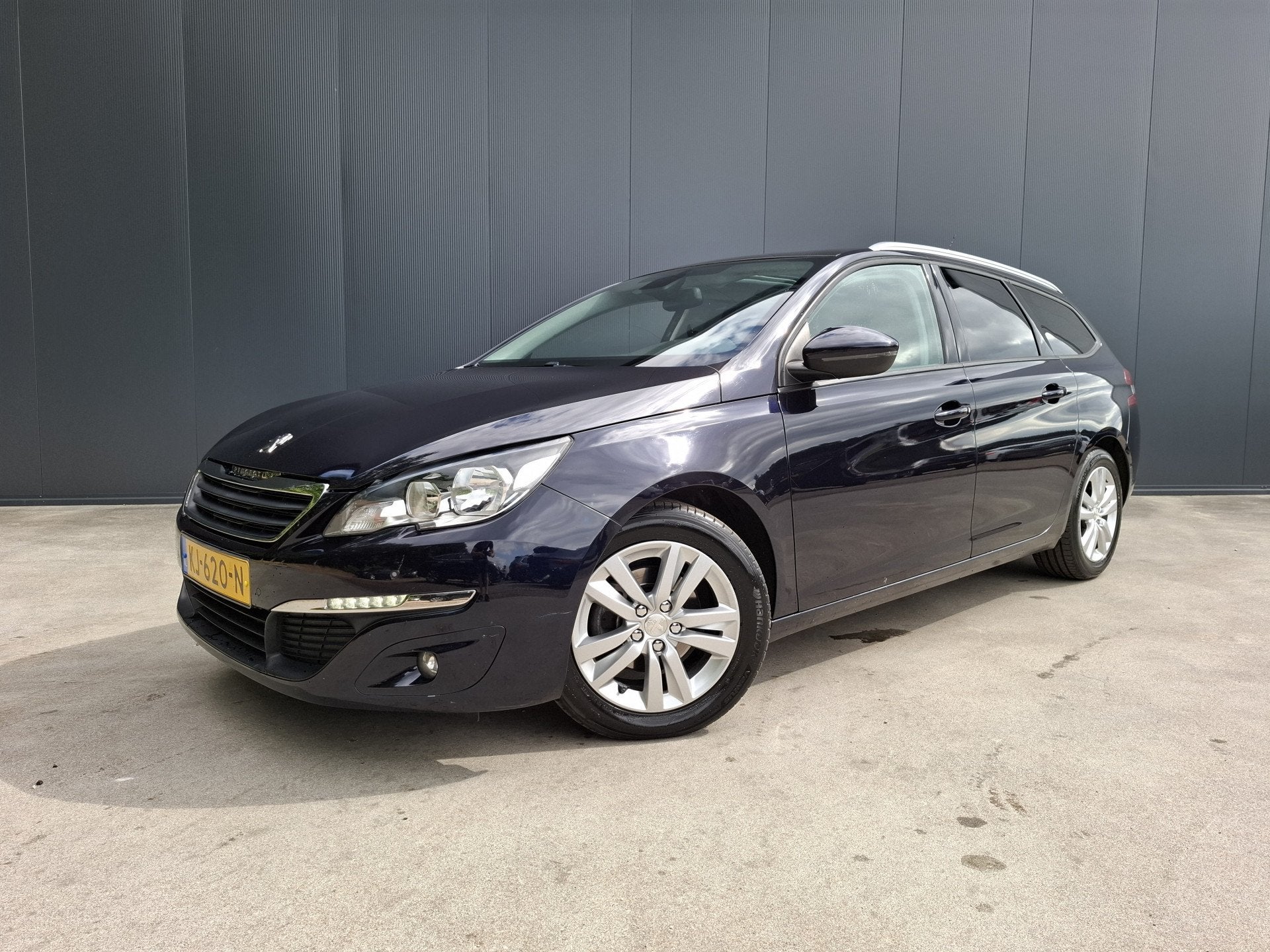 Peugeot 308 SW 1.2 PureTech Blue Lease Executive PANO DAK NA, Voorwielaandrijving, Gebruikt, Euro 6, 1199 cc
