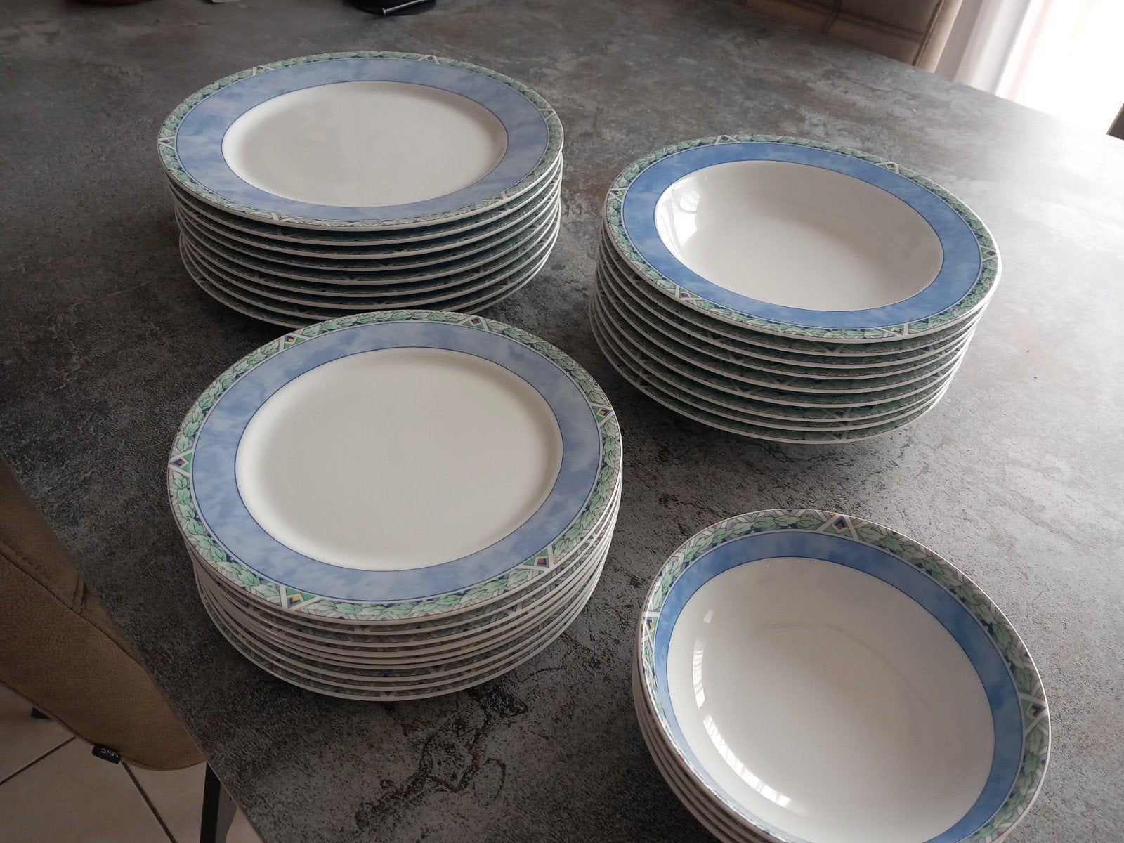 9 delig servies, Ophalen, Zo goed als nieuw, Porselein, Overige stijlen