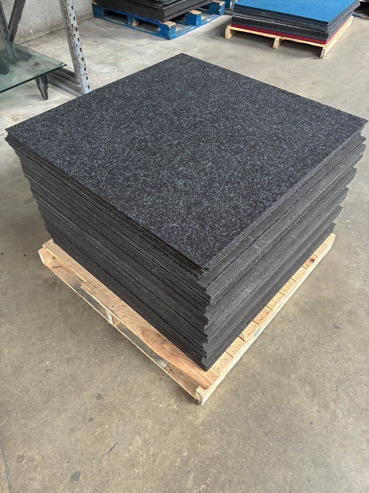 Zwarte tapijttegels, Ophalen, 75 m² of meer, Nieuw, Geel