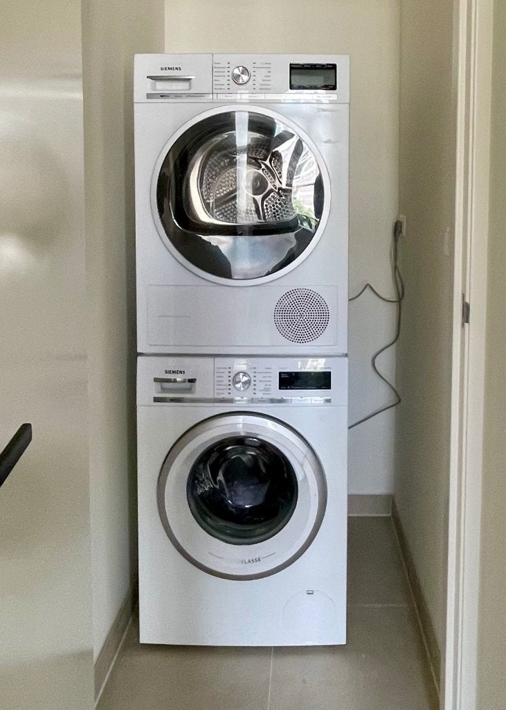 Siemens wasmachine + warmtepompdroger — stapelset, Ophalen, Gebruikt, 8 tot 10 kg, 1600 toeren of meer